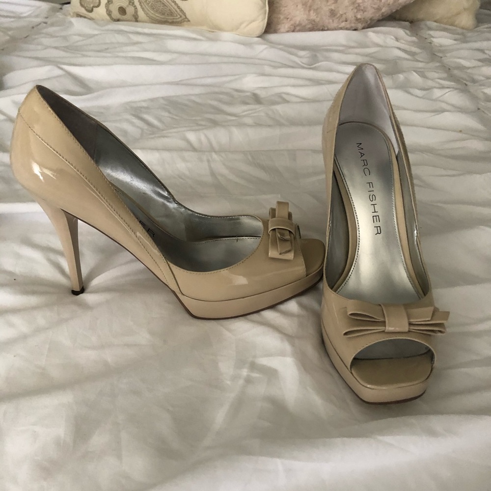 Marc fisher nude heels